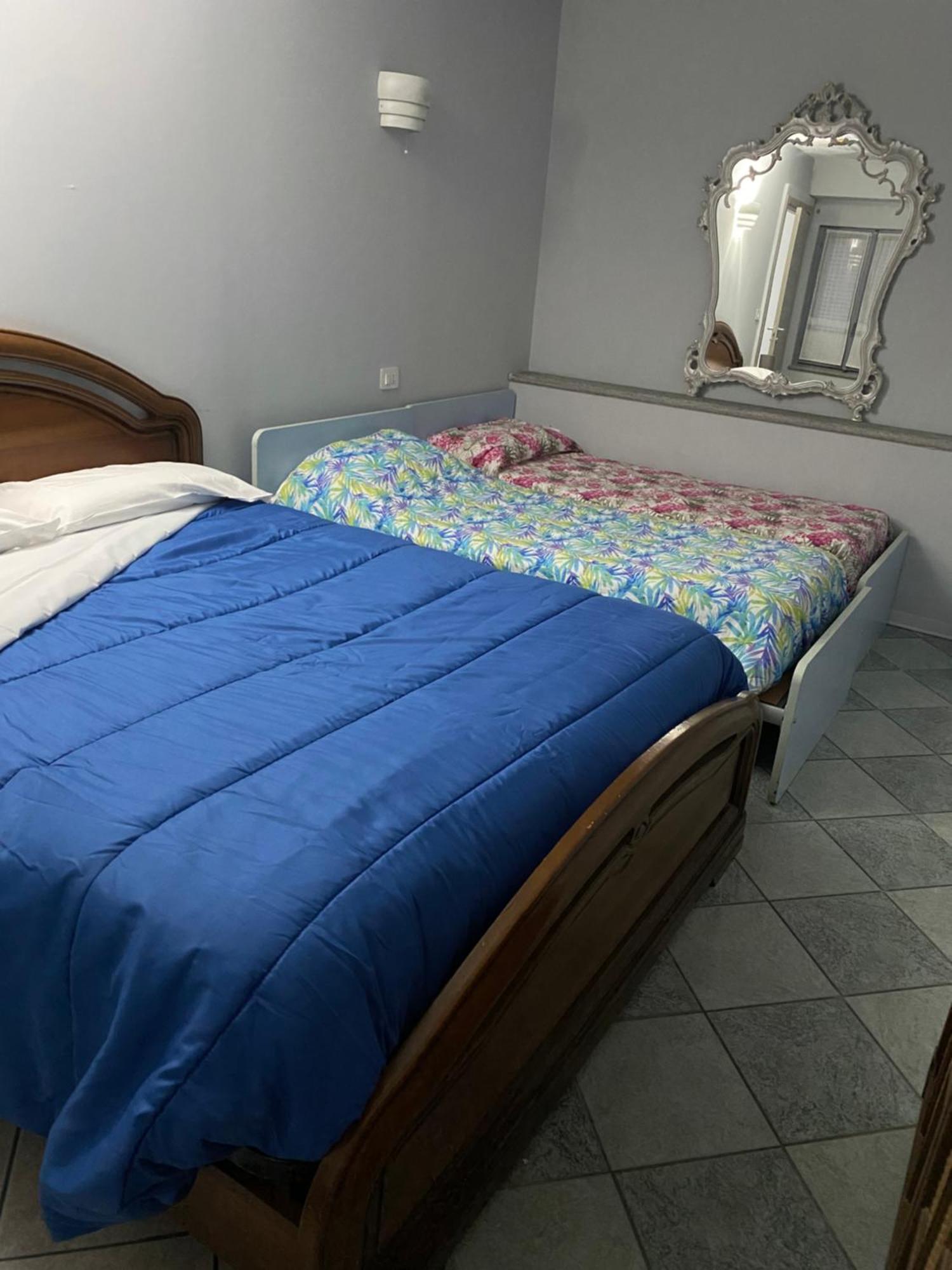 La Casa Di Cate & Adry Bed & Breakfast Envie Eksteriør bilde